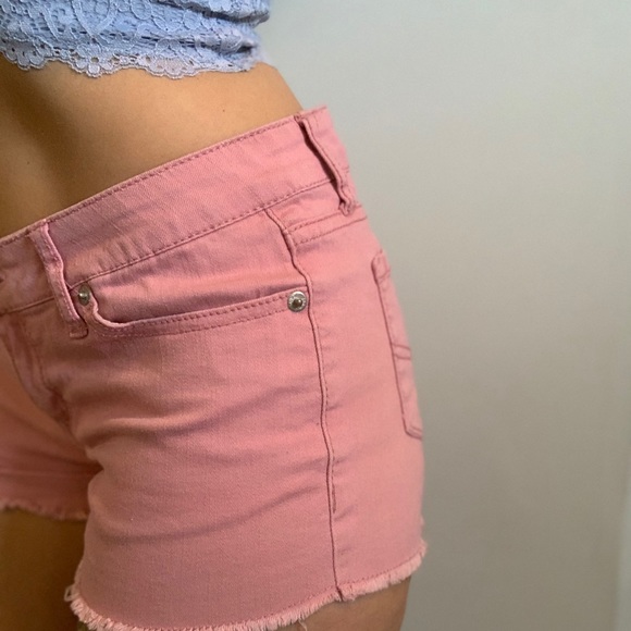Small, vintage-rose pink jean short shorts - Picture 3 of 7